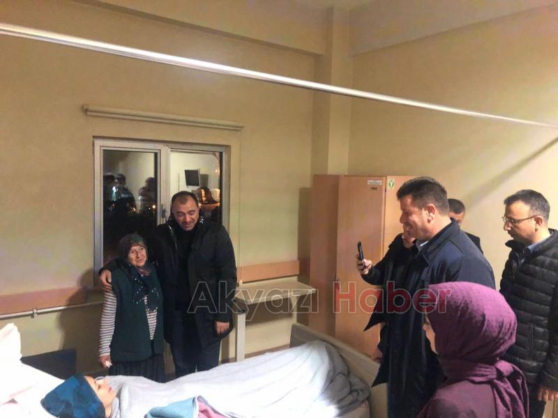  Sakarya'da depremden etkilenen vatandaşlar hastaneye kaldırıldı