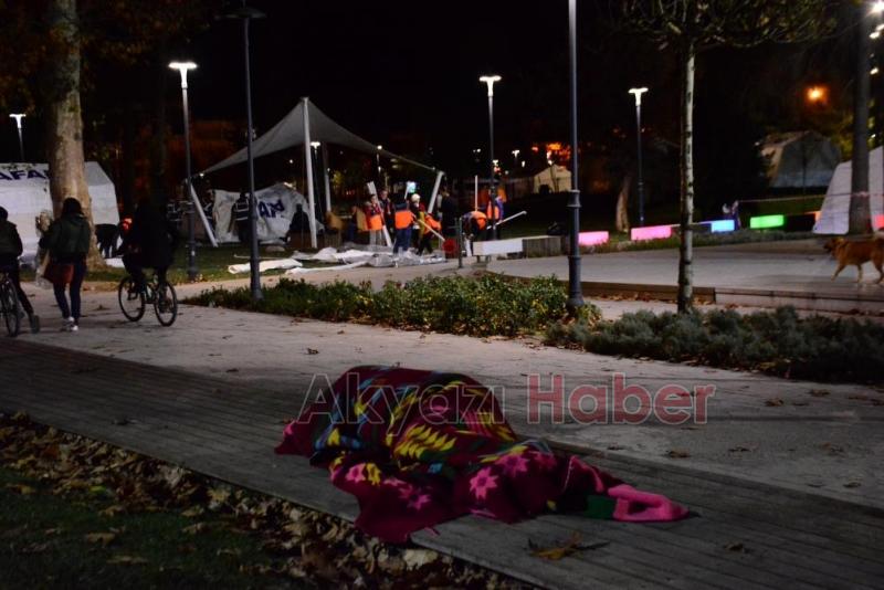Depremin üstünden 24 saat geçti, korkusu hala sürüyor