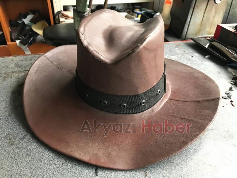 59 yıllık deri ustası teknolojiye inat mesleğini yaşatıyor