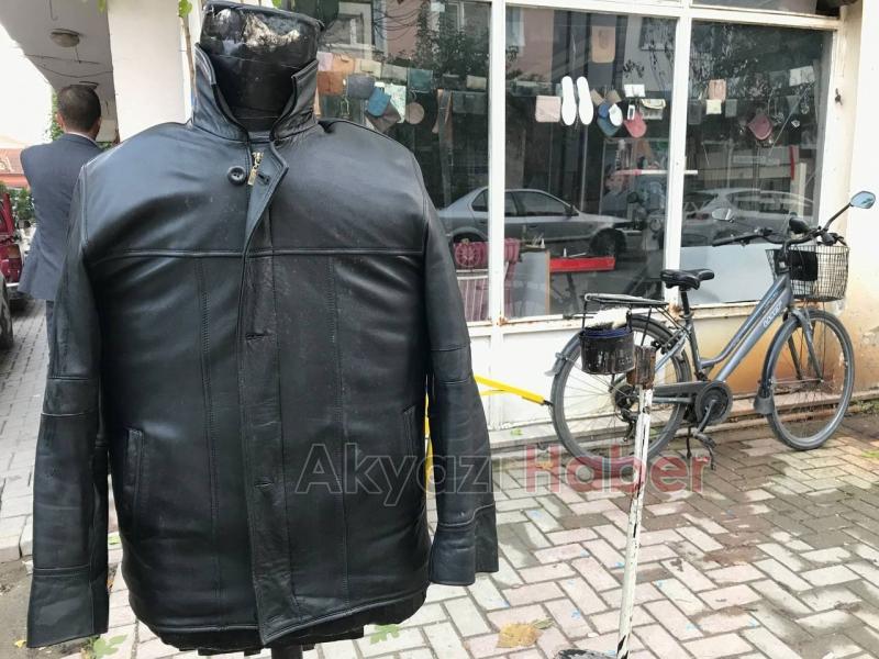 59 yıllık deri ustası teknolojiye inat mesleğini yaşatıyor