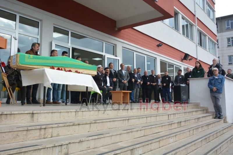 Yüksel öğretmen kafede fenalaşıp hayatını kaybetti