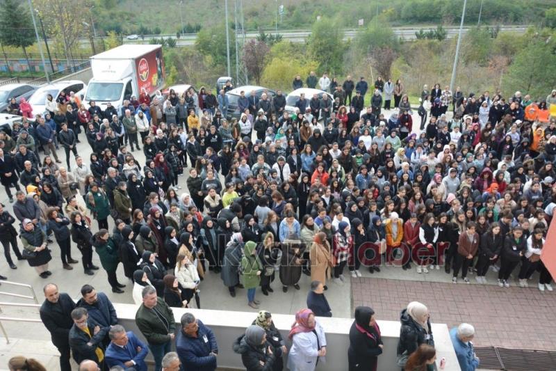 Yüksel öğretmen kafede fenalaşıp hayatını kaybetti