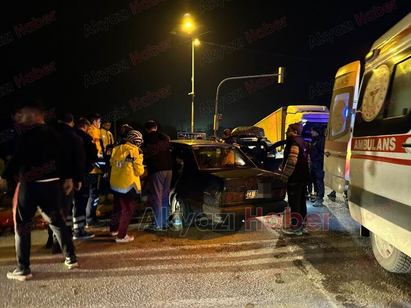 Akyazı'daki ölüm kavşağında kaza: 3 yaralı