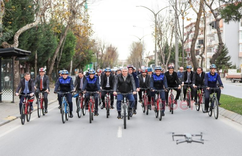 Başkan Yüce ve meclis üyeleri meclise bisikletle gittiler