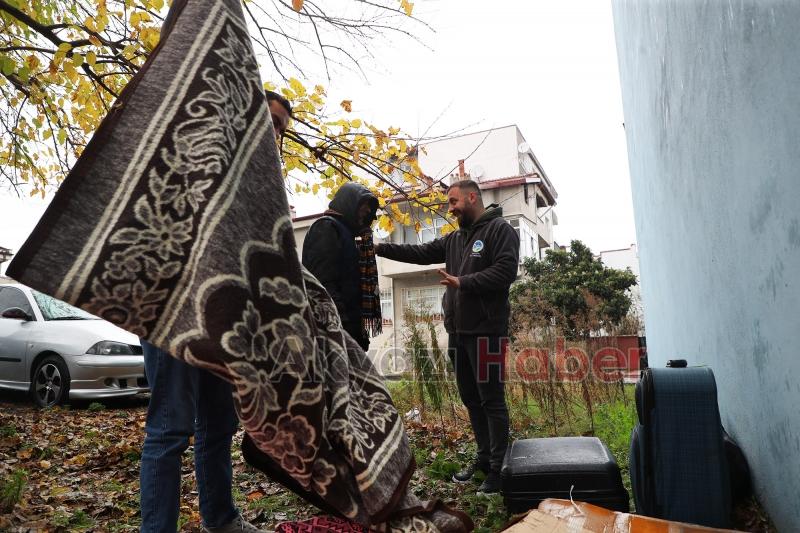 Soğuk kış gününde sokaktaki kimsesizlerin ailesi Büyükşehir
