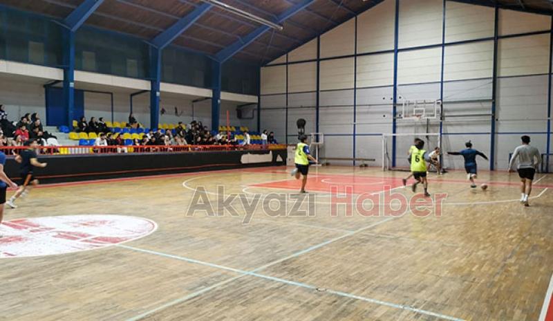 Akyazı'da KYK öğrencileri için futsal turnuvası yapıldı
