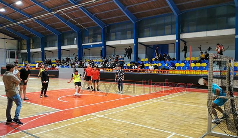 Akyazı'da KYK öğrencileri için futsal turnuvası yapıldı