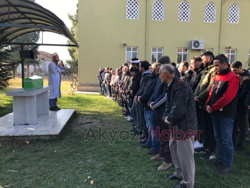  Ömer Ali dualarla defnedildi 