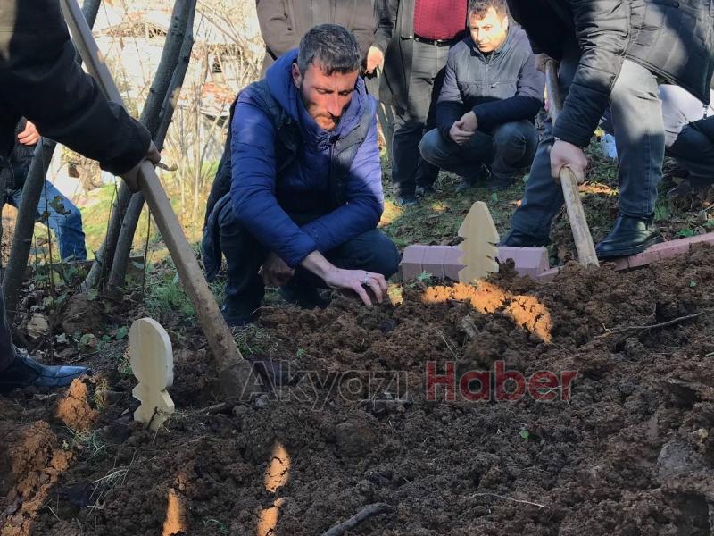  Ömer Ali dualarla defnedildi 