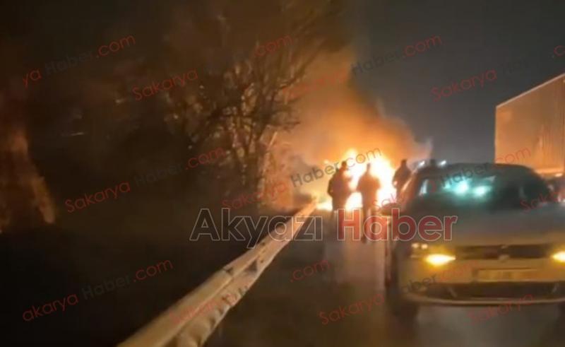 TEM'de yanan araçtaki 2 kişi ve hayvanlar kurtuldu