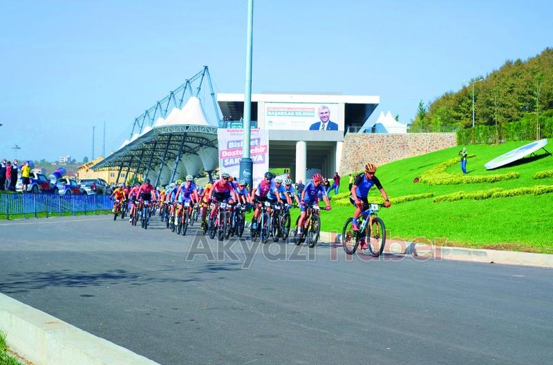 Büyükşehir her yerde bisikleti anlatıyor