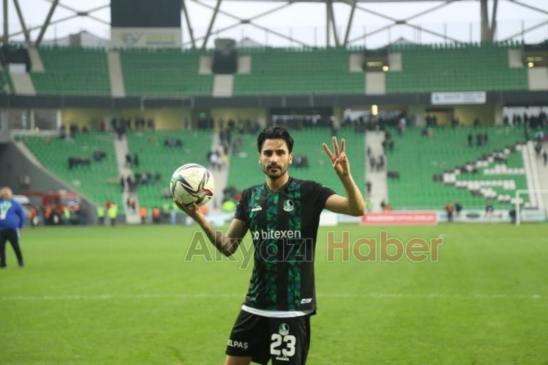 Sakaryaspor'da 4 oyuncunun bileti kesildi