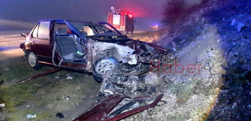 Tır ile otomobil kafa kafaya çarpıştı: 2 yaralı