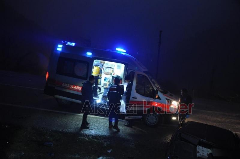 Tır ile otomobil kafa kafaya çarpıştı: 2 yaralı