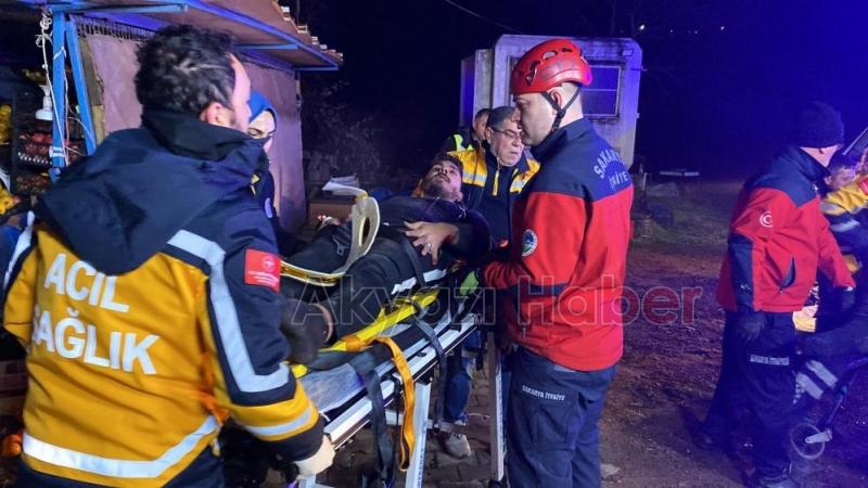 Et yüklü kamyon kağıt gibi ezildi  1i ağır, 2 yaralı