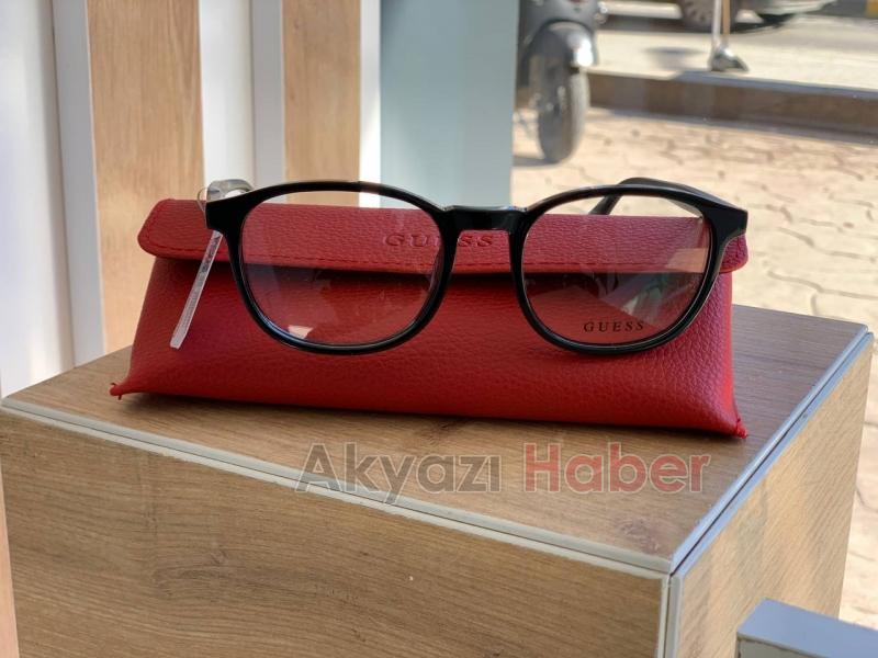 20 Yıllık deneyimle Esra Optik