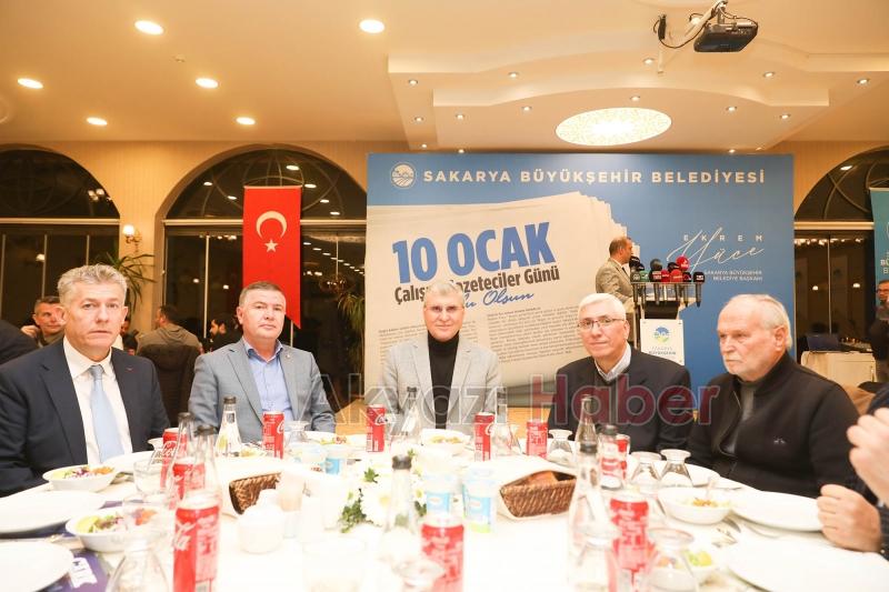 Yüce, gazetecilerle buluştu