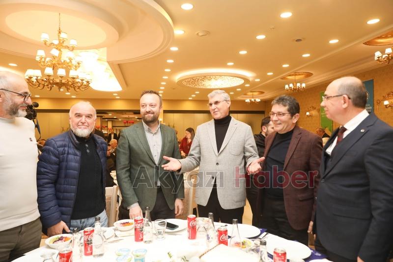 Yüce, gazetecilerle buluştu