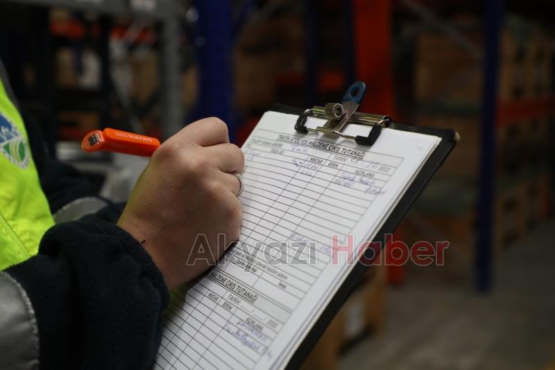 Sakarya'da yön levhaları böyle yapılıyor