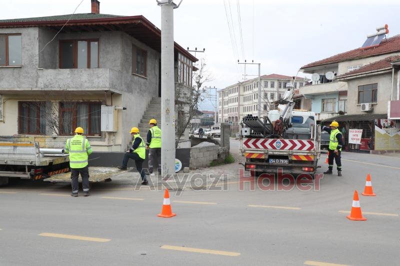 Sakarya'da yön levhaları böyle yapılıyor