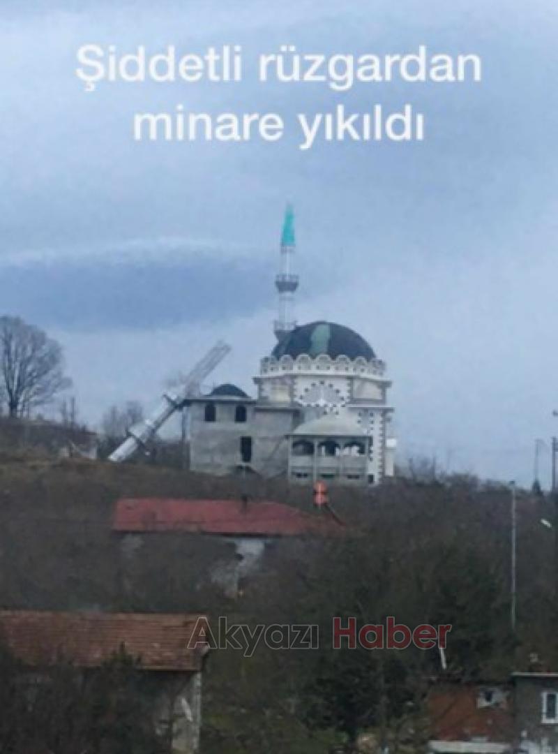 Akyazı'da cami minaresi yıkıldı