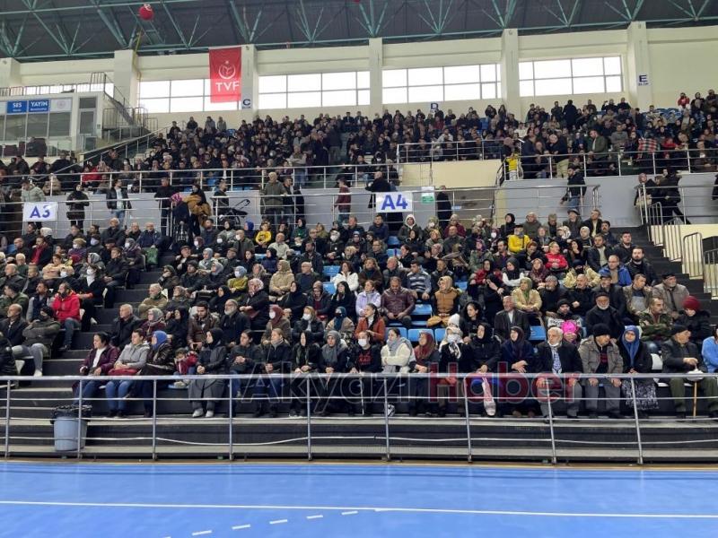 Kiradaydı, kurada ev çıktı gözyaşlarına boğuldu