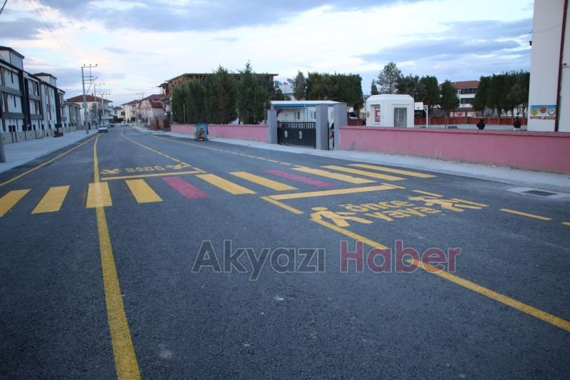 Akyazı’nın sokakları güzelleşmeye devam ediyor