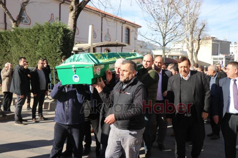 93 yaşında hayatını kaybeden eski milletvekili toparağa verildi