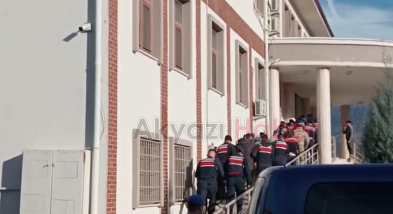 Akyazı'da eş zamanlı operasyon