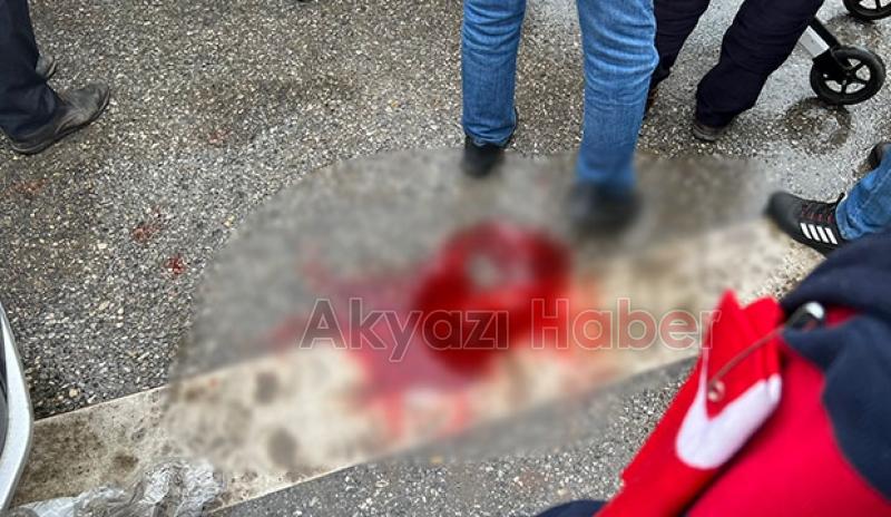 Akyazı'da otomobil yaya geçidinden geçen bisikletliye çarptı