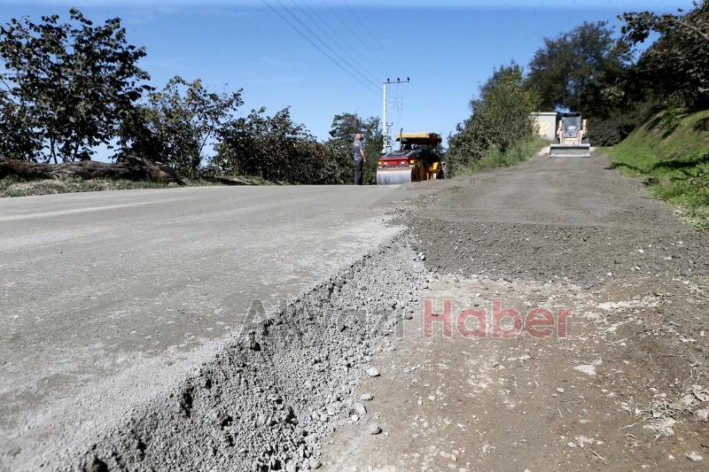 Akyazı'da 6 mahalleye beton yol