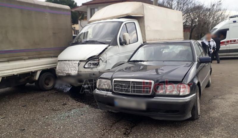 Köpeğe çarpmamak isterken karşı yöne geçip kamyonete çarptı