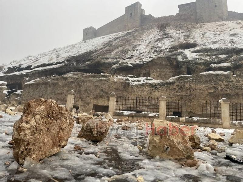 Tarihi Gaziantep Kalesi, depremde yıkıldı