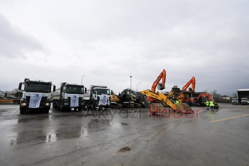 43 iş makinası enkaz kaldırma için yola çıktı