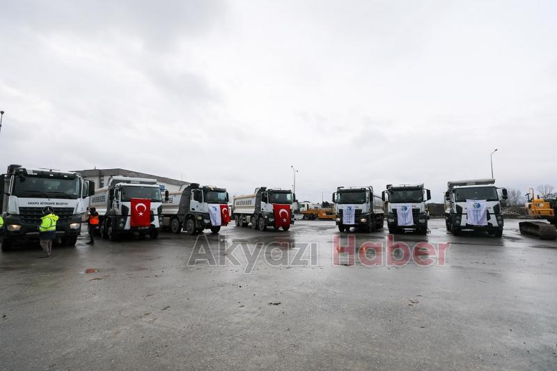 43 iş makinası enkaz kaldırma için yola çıktı