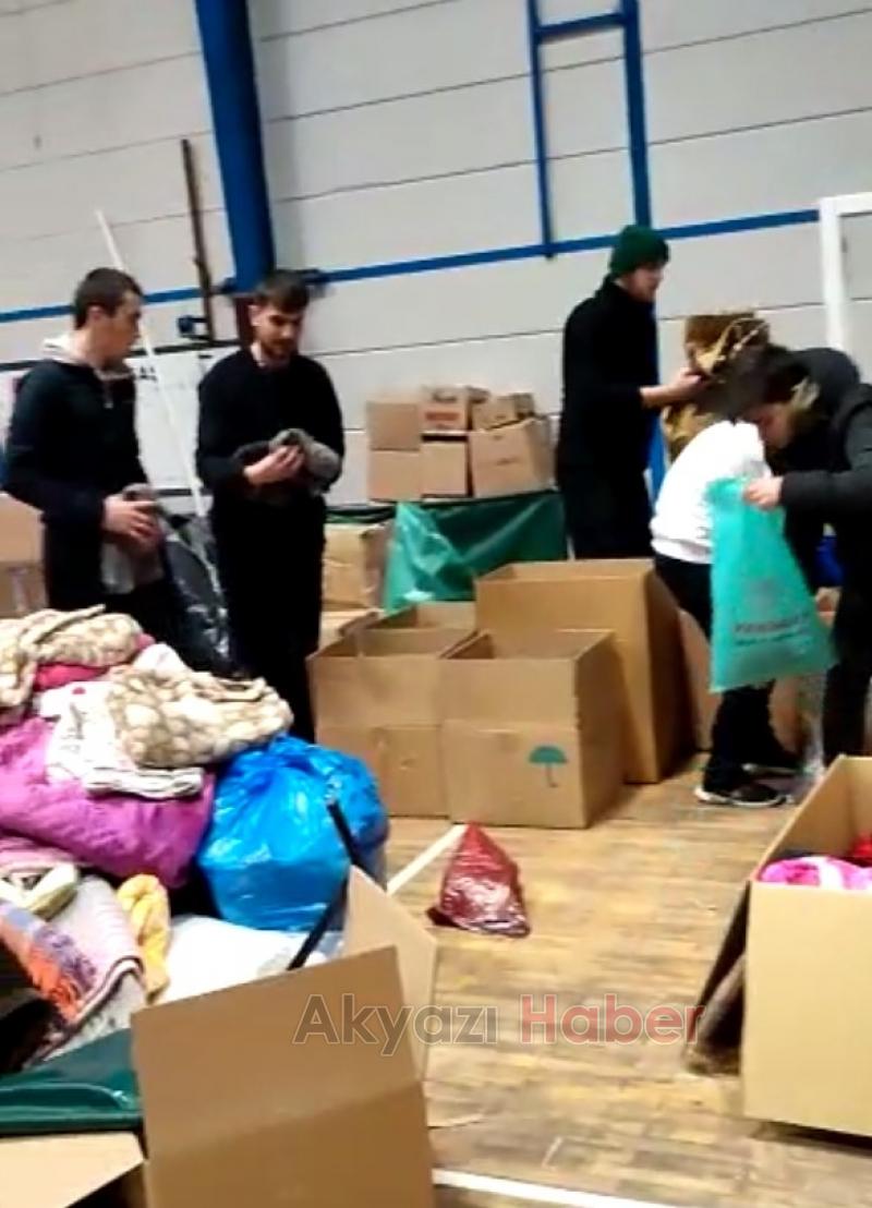 Akyazı'dan deprem bölgelerine yardım yağmuru