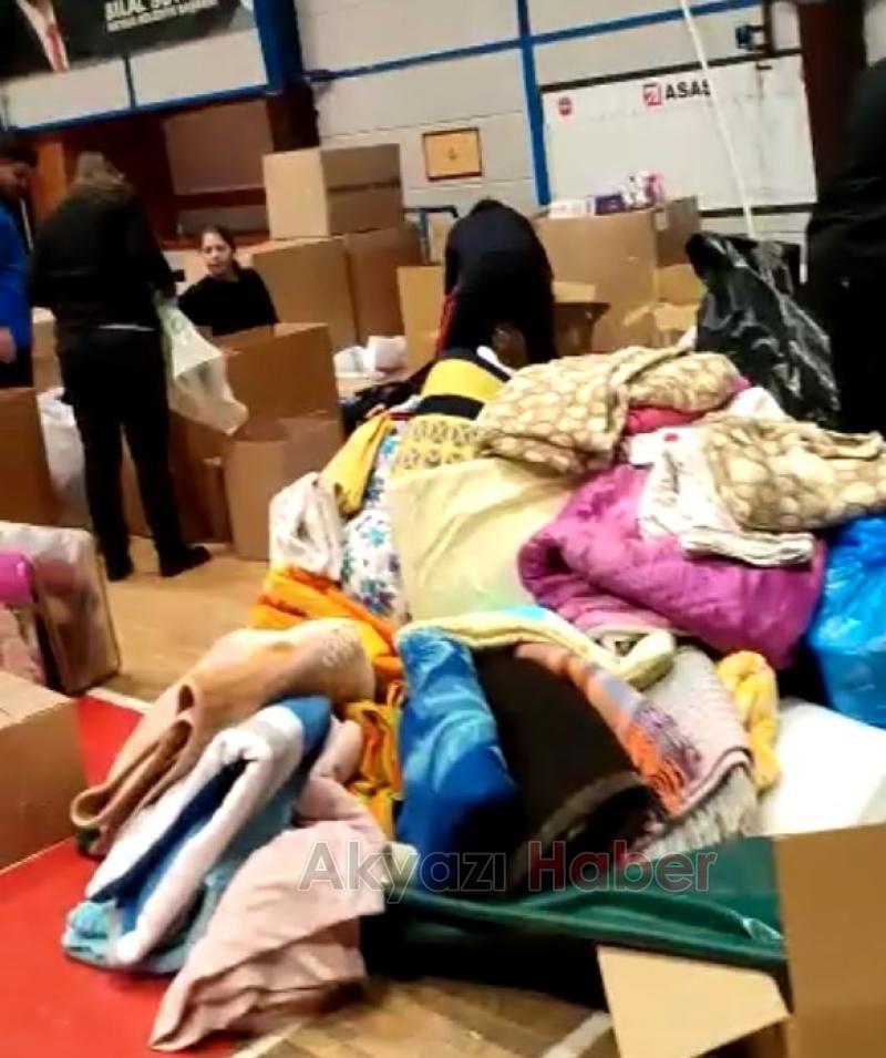 Akyazı'dan deprem bölgelerine yardım yağmuru