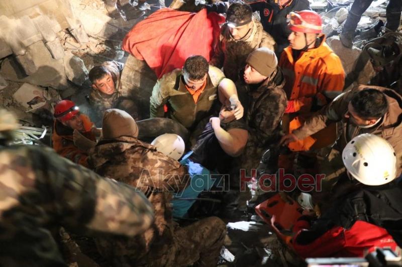 Enkazlardan umutlandıran haberler geliyor