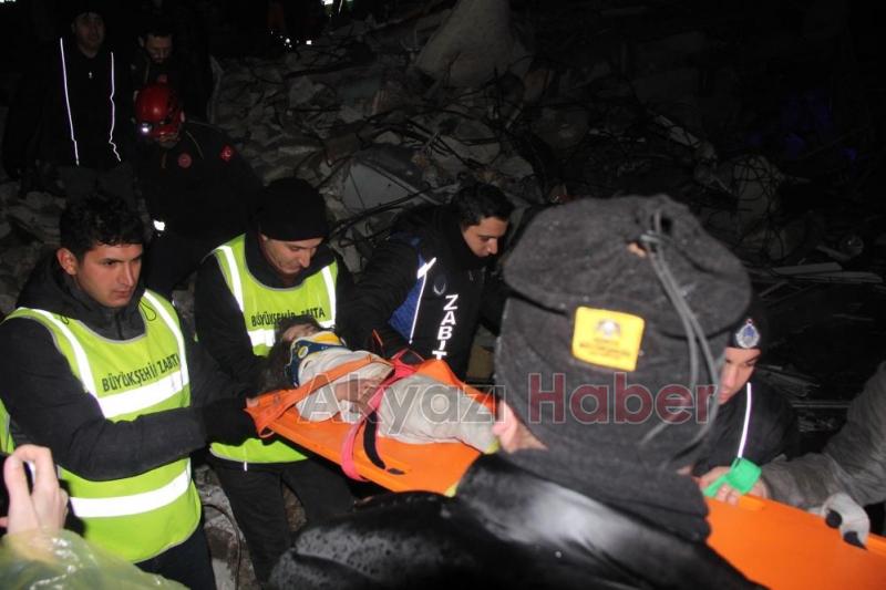 Enkazlardan umutlandıran haberler geliyor