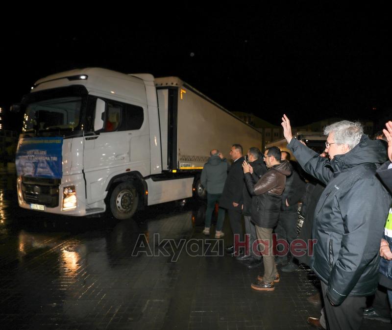 Sakarya yardımda öncü oldu: 25 yardım tırı, 55 iş makinası ve 124 personel