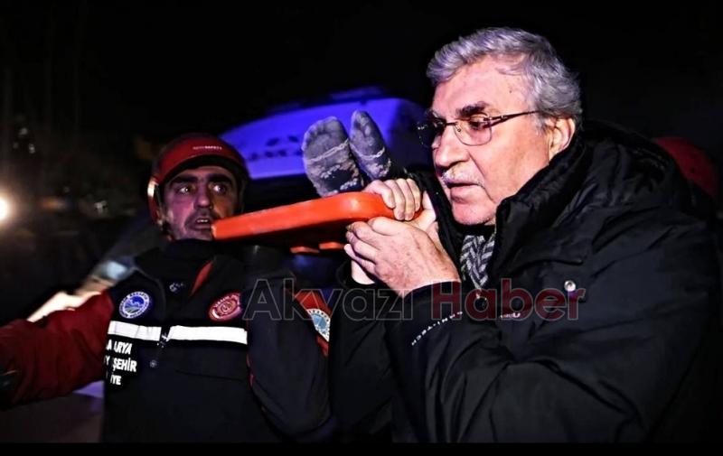 Başkan Yüce, 73 saat sonra enkazdan çıkarılan aileye yardım etti