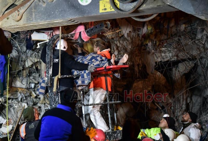 SAKTİM'in bulunduğu ekip bir çifti sağ kurtardı