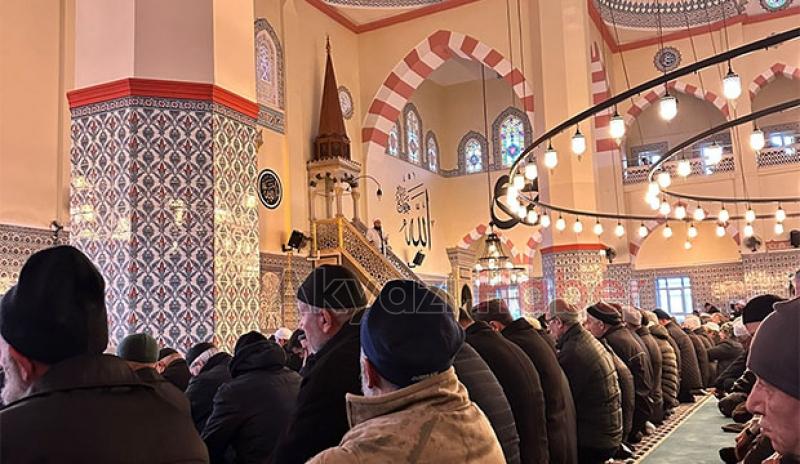 Cuma hutbesinin bu haftaki konusu: Gün, Milletçe Kenetlenme Günüdür