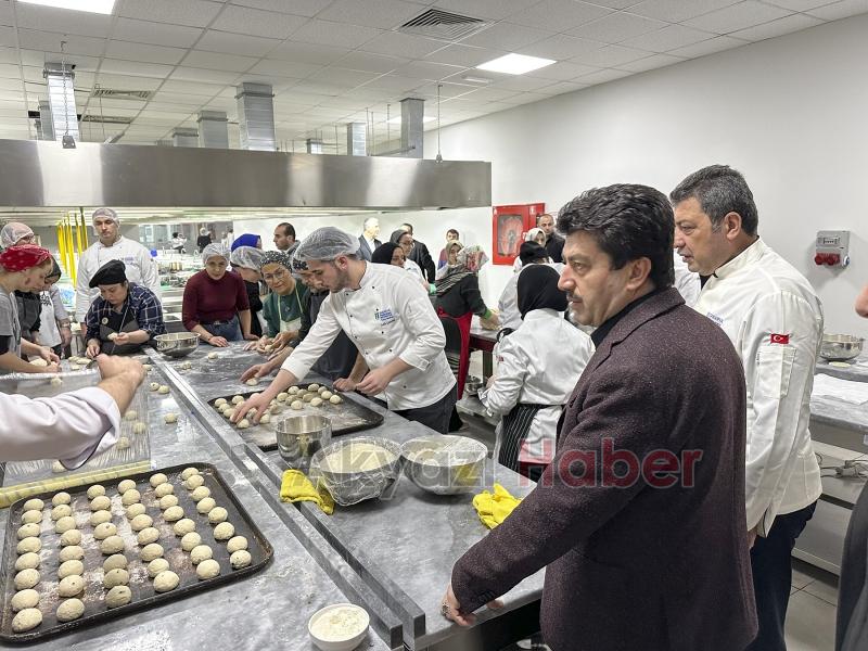 Depremzedeler için ekmek üretimine başladı