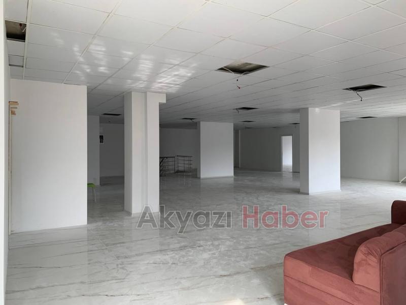 Akyazı'nın beklediği mağaza açılışa çok az kaldı