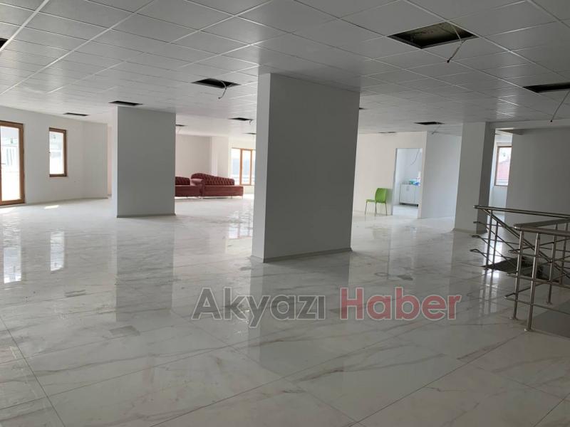 Akyazı'nın beklediği mağaza açılışa çok az kaldı