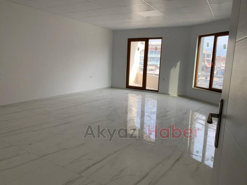 Akyazı'nın beklediği mağaza açılışa çok az kaldı