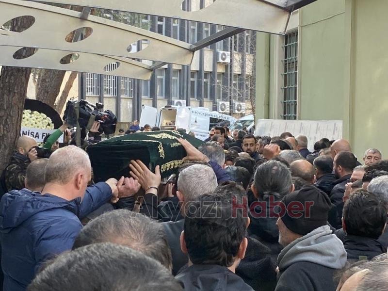 Sakaryaspor'un eski oyuncusu Taner Savut'a acı veda