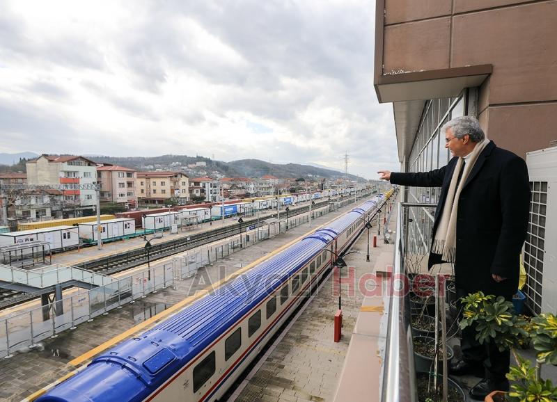 Büyükşehirin hazırladığı 250 konteyner deprem bölgesine gönderildi