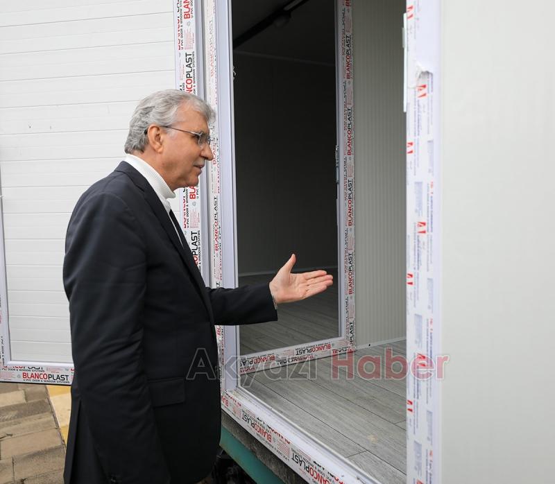 Büyükşehirin hazırladığı 250 konteyner deprem bölgesine gönderildi